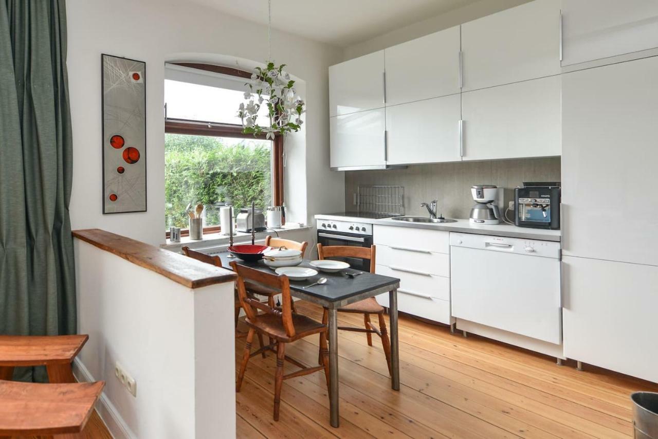 Kanalvilla - Urlaub Am Nord-ostseekanal - Zwei Im Angebot- Eine Im Dachgeschoss Und Eine Mit Garten