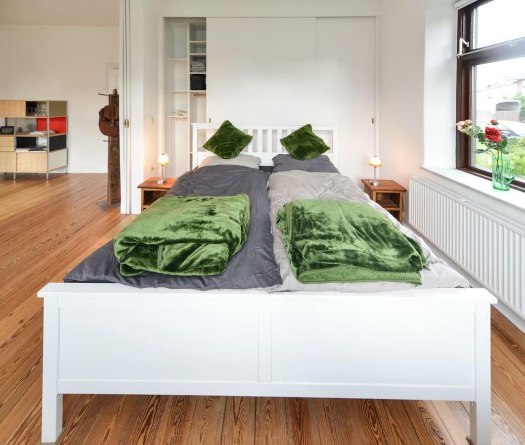 Kanalvilla - Urlaub Am Nord-ostseekanal - Zwei Im Angebot- Eine Im Dachgeschoss Und Eine Mit Garten